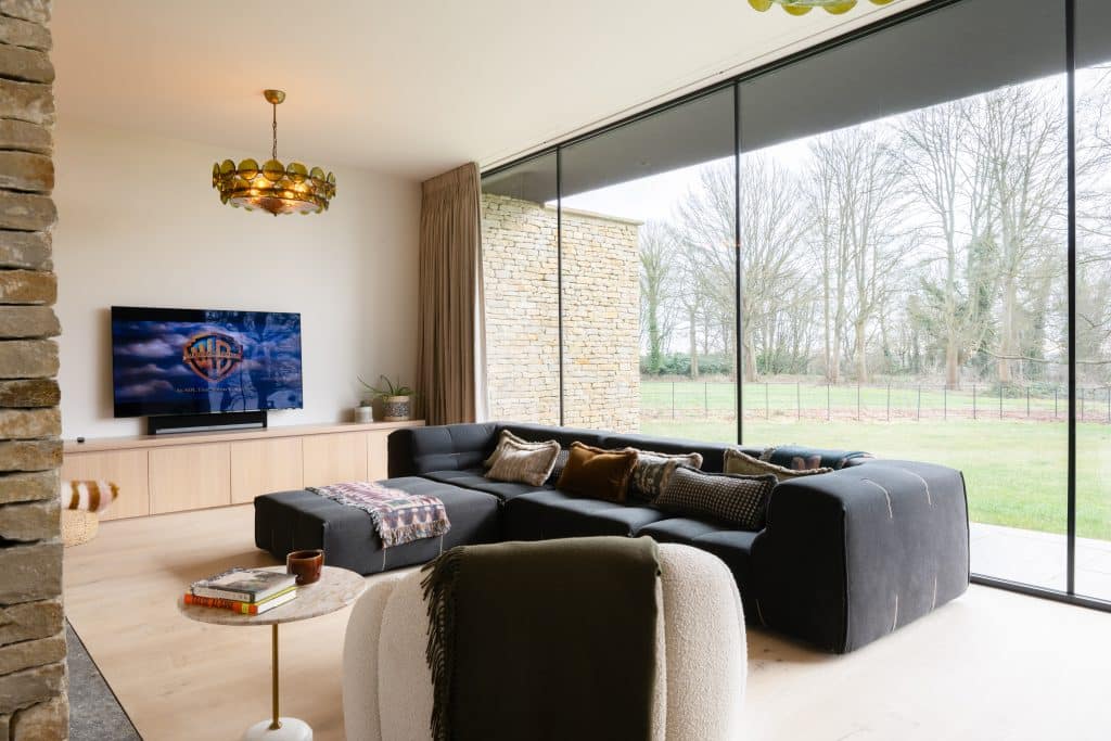 Aynhoe modern oxford shoot location Location House-03