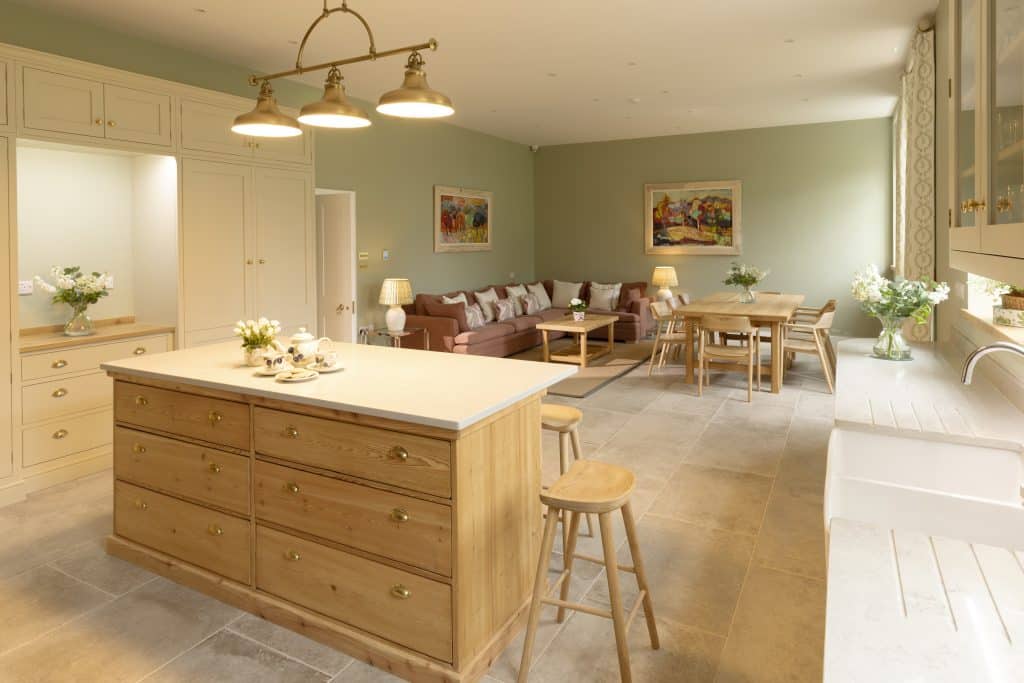 Manor House shoot location in kent Knowlton Court1035