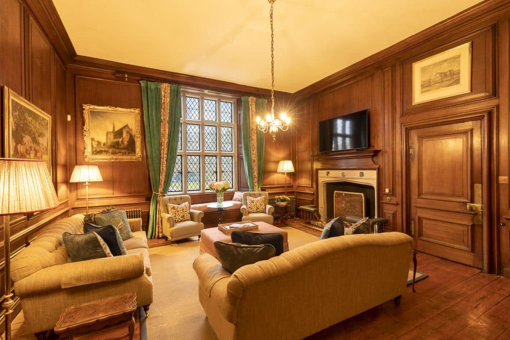 Manor House shoot location in kent Knowlton Court1064