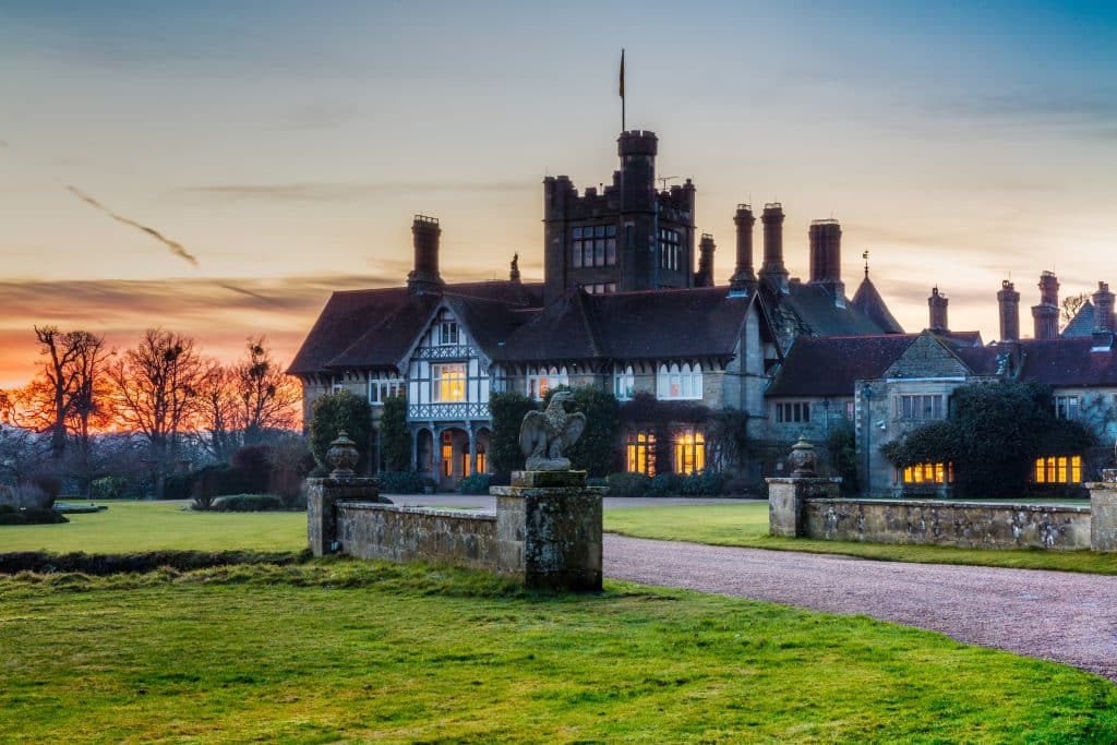 Montague Park country manor shoot location exterior3