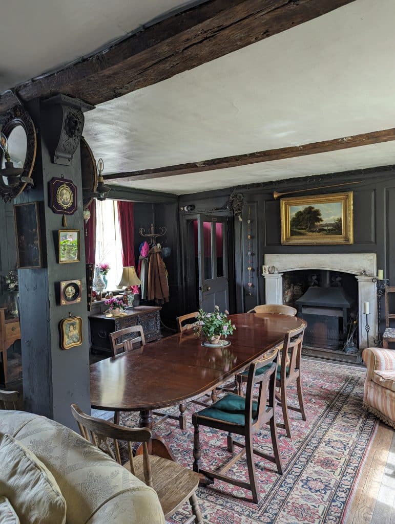 SHEPPERTON MANOR 15th century manor house SHOOT LOCATIONPXL_20240428_122111439