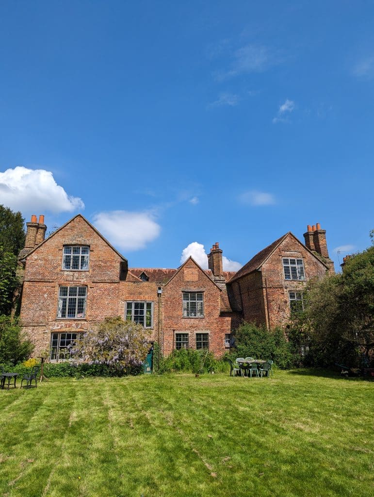 SHEPPERTON MANOR 15th century manor house SHOOT LOCATIONPXL_20240507_114025965