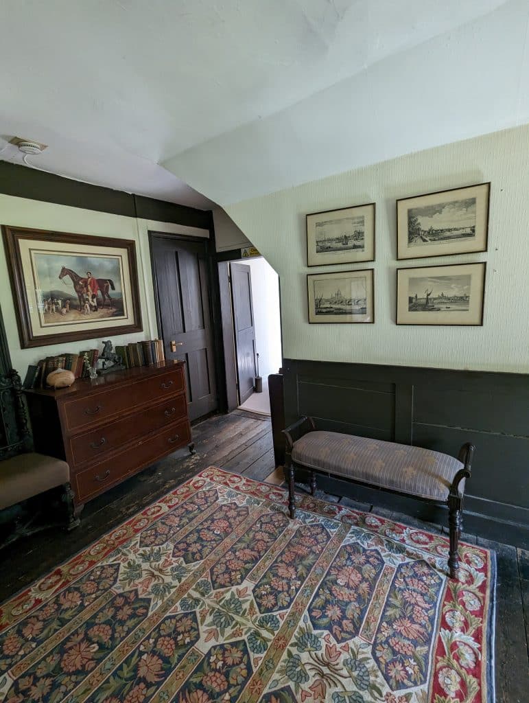 SHEPPERTON MANOR 15th century manor house SHOOT LOCATIONPXL_20240508_124239369