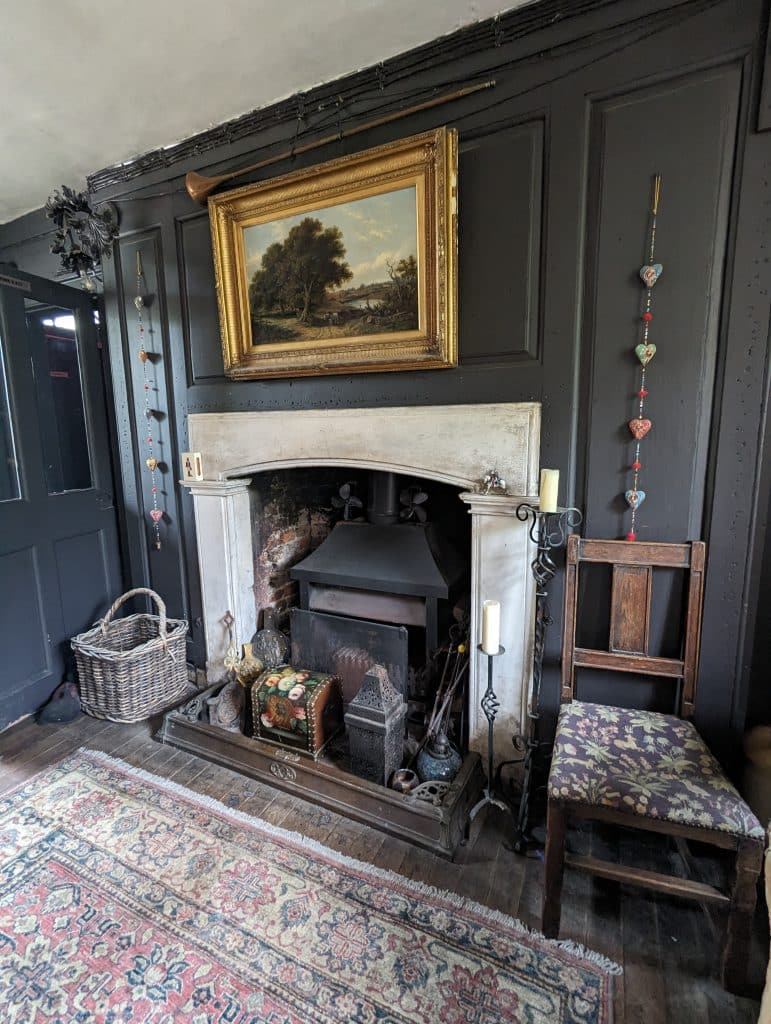 SHEPPERTON MANOR 15th century manor house SHOOT LOCATIONPXL_20240601_090334957