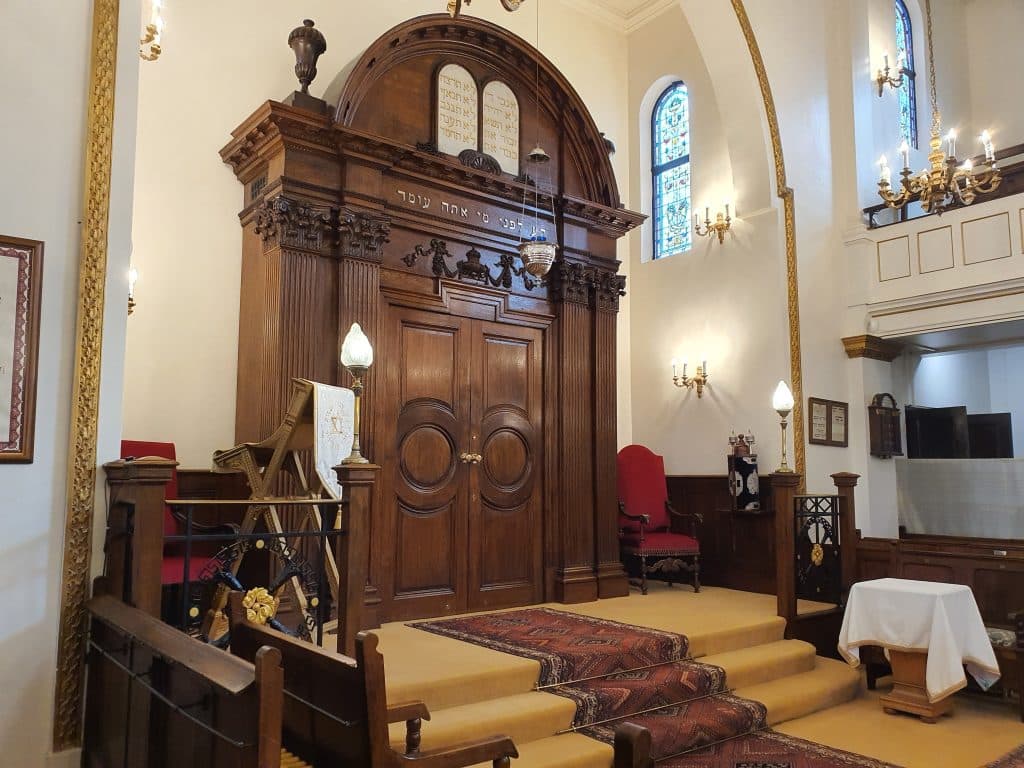 THE SYNAGOGE Spanish & Portuguese Synagogue, Holland Park shoot location 20231004_144823