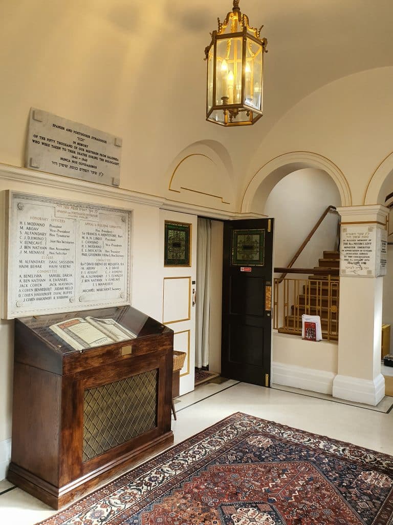 THE SYNAGOGE Spanish & Portuguese Synagogue, Holland Park shoot location 20231004_145108