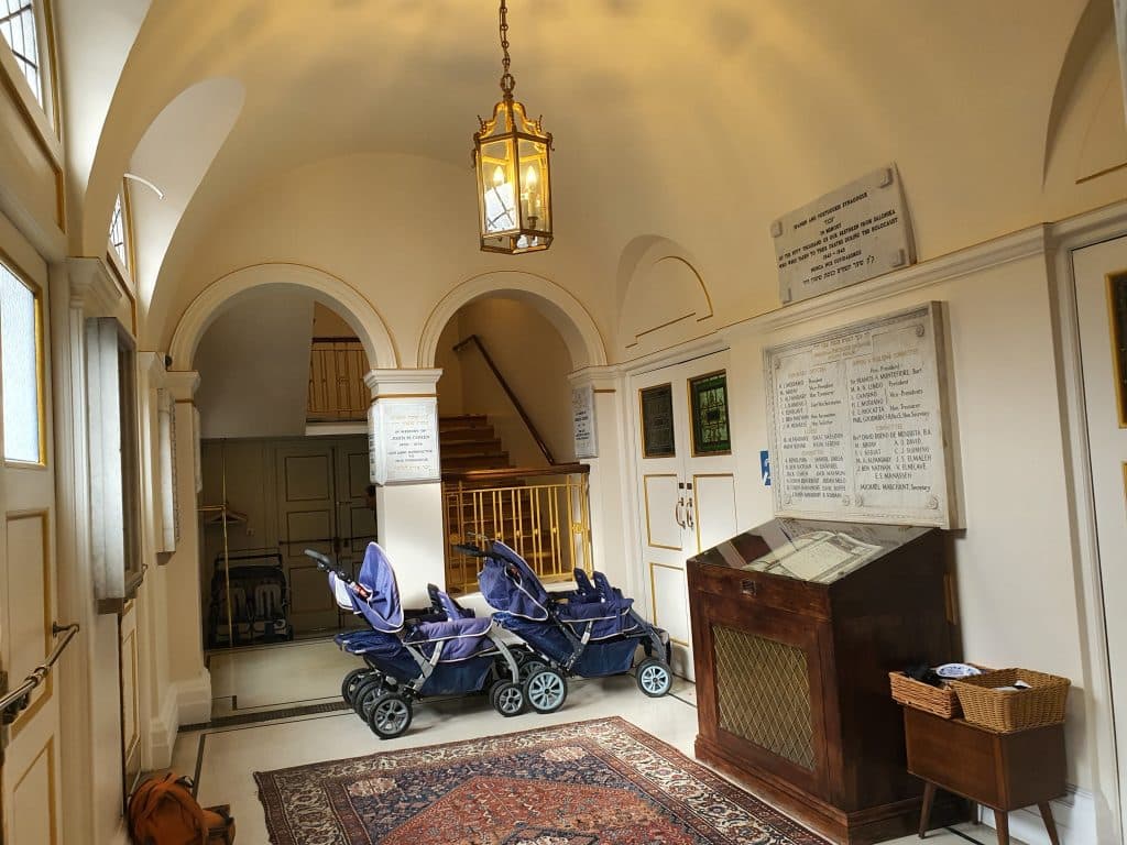 THE SYNAGOGE Spanish & Portuguese Synagogue, Holland Park shoot location 20231004_145119