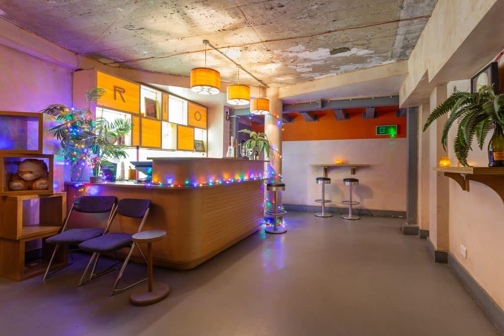 art deco cinema east london retro cinema location Rio Cinema_Ludski bar_retouched_01