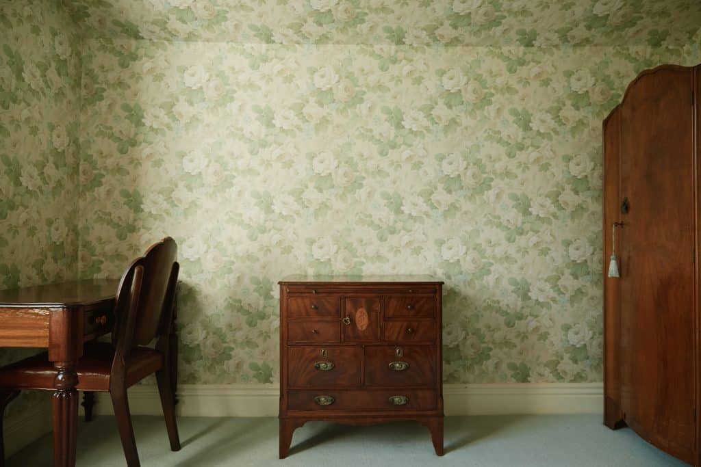 BURRAGE Woolwich victorian retro shoot location 06_Bedroom-03_01