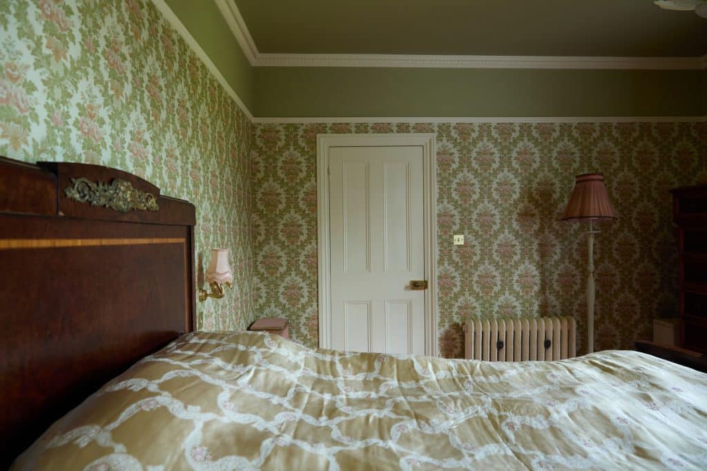 BURRAGE Woolwich victorian retro shoot location 07_Bedroom-04_07
