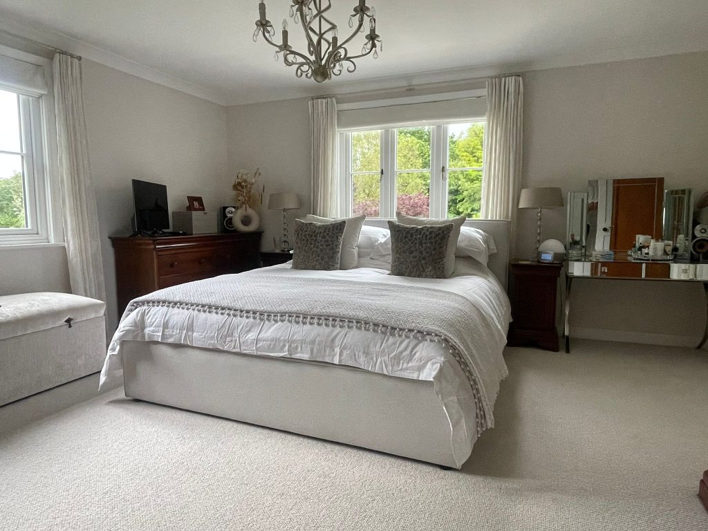 Edenbridge Family Home shoot location in kent cad1eaf8-894f-4883-a9f8-cc1a8d594630