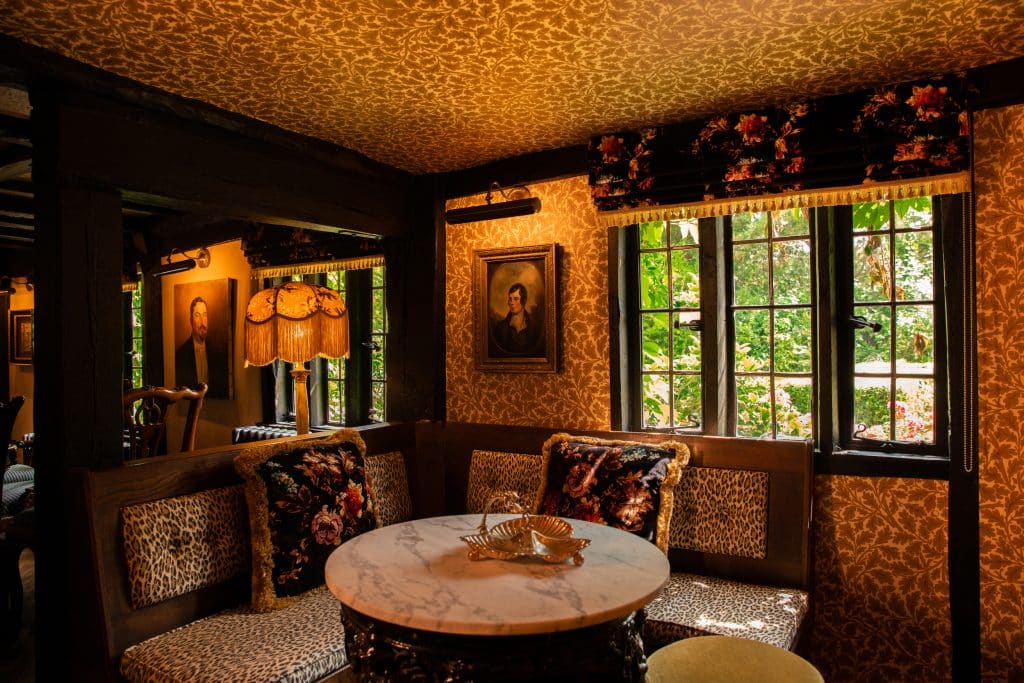 KNIGHTS HALL WINDSOR ASCOT COUNTRY SHOOT LOCATION HOUSE 13