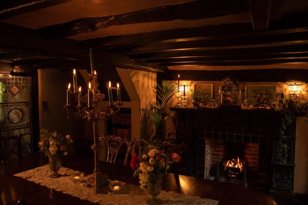 KNIGHTS HALL WINDSOR ASCOT COUNTRY SHOOT LOCATION HOUSE 14