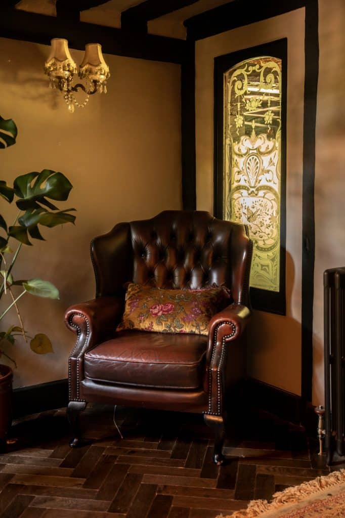 KNIGHTS HALL WINDSOR ASCOT COUNTRY SHOOT LOCATION HOUSE 18