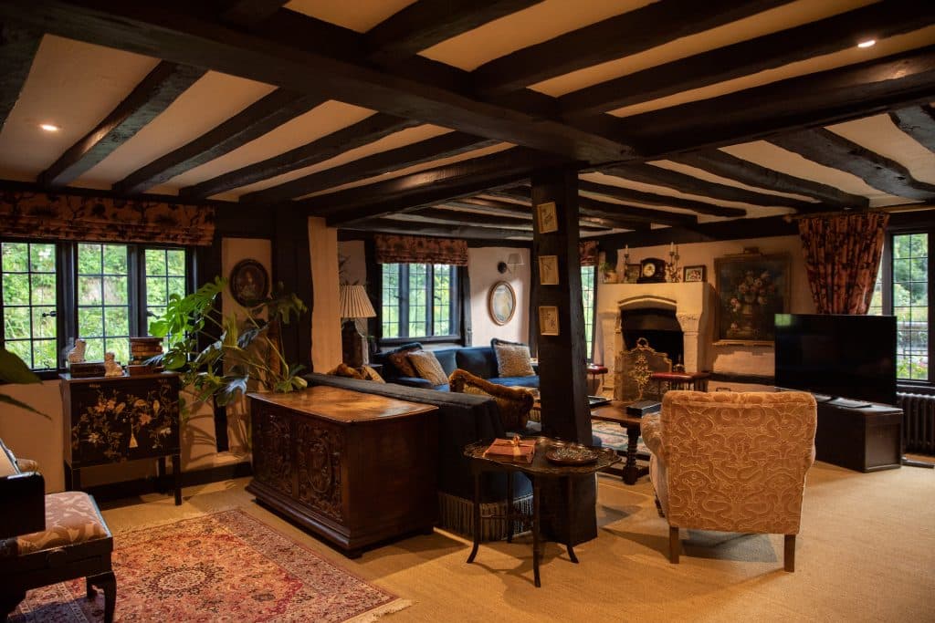 KNIGHTS HALL WINDSOR ASCOT COUNTRY SHOOT LOCATION HOUSE 22