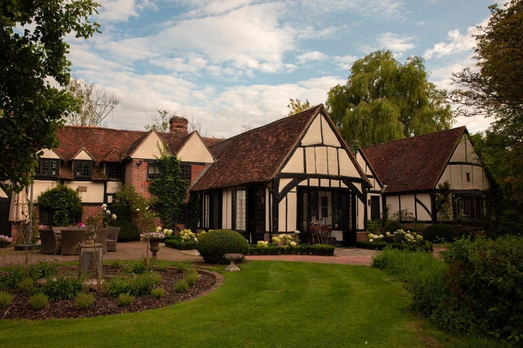 KNIGHTS HALL WINDSOR ASCOT COUNTRY SHOOT LOCATION HOUSE 37