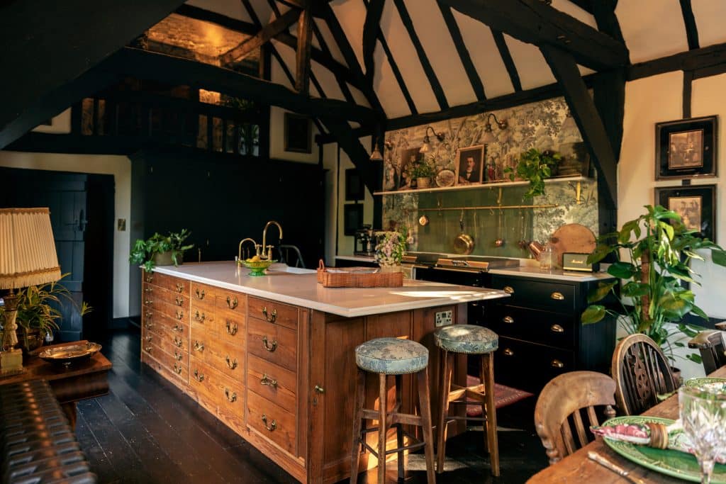 KNIGHTS HALL WINDSOR ASCOT COUNTRY SHOOT LOCATION HOUSE 4