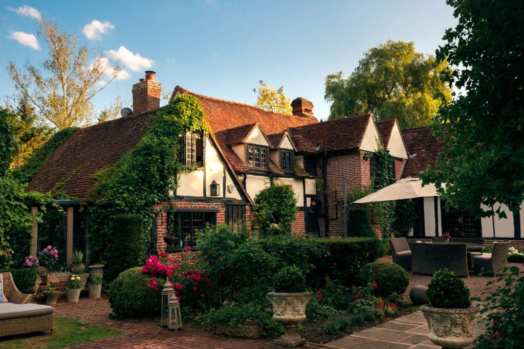 KNIGHTS HALL WINDSOR ASCOT COUNTRY SHOOT LOCATION HOUSE 41