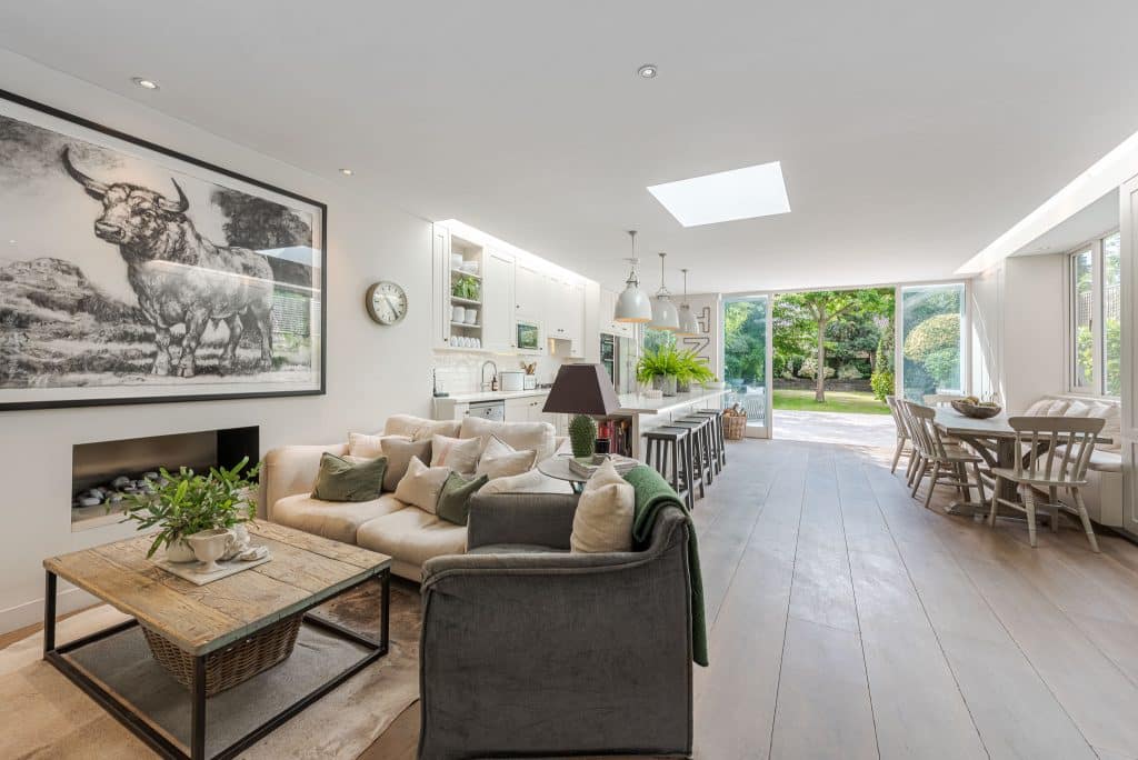 Copyright R3 Photography Ltd.