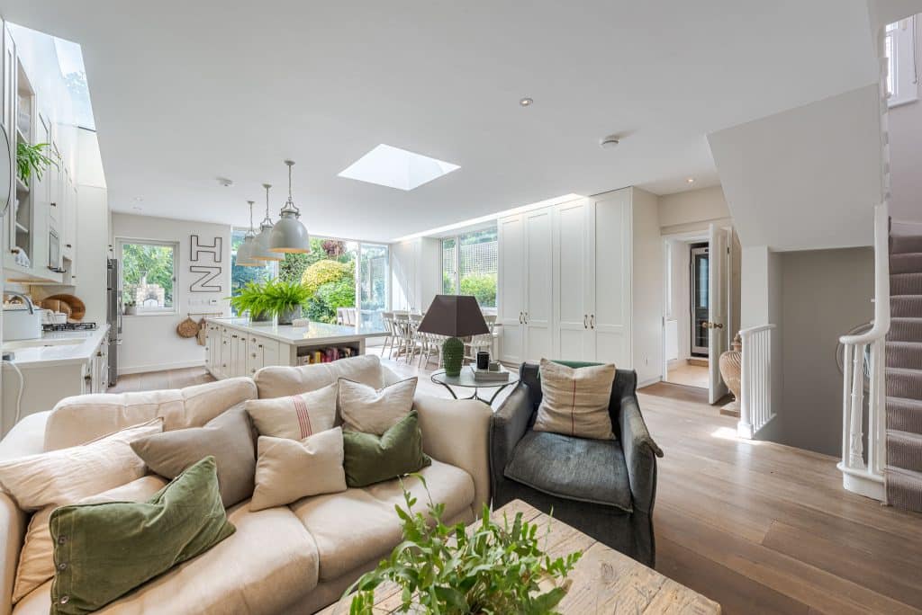 Copyright R3 Photography Ltd.