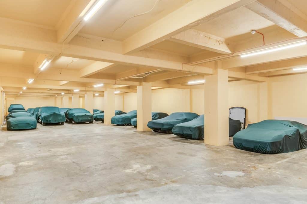 PEACH Brentford CAR SHOWROOM warehouse SHOOT LOCATIONCopy of Docks Car Storage-2