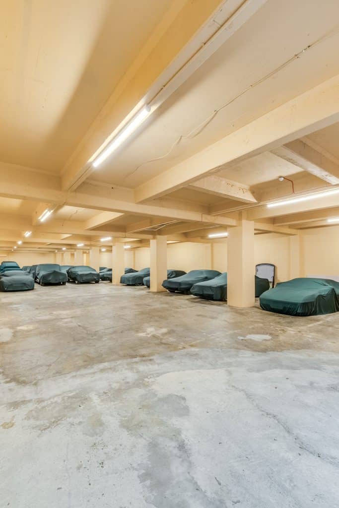 PEACH Brentford CAR SHOWROOM warehouse SHOOT LOCATIONCopy of Docks Car Storage-3