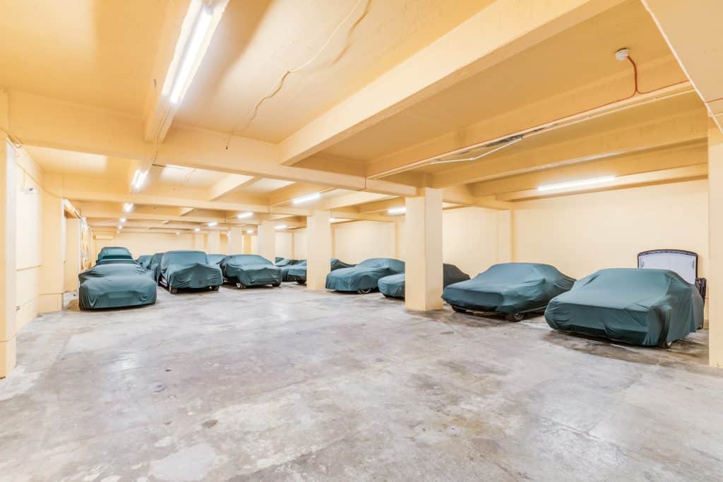 PEACH Brentford CAR SHOWROOM warehouse SHOOT LOCATIONCopy of Docks Car Storage-7