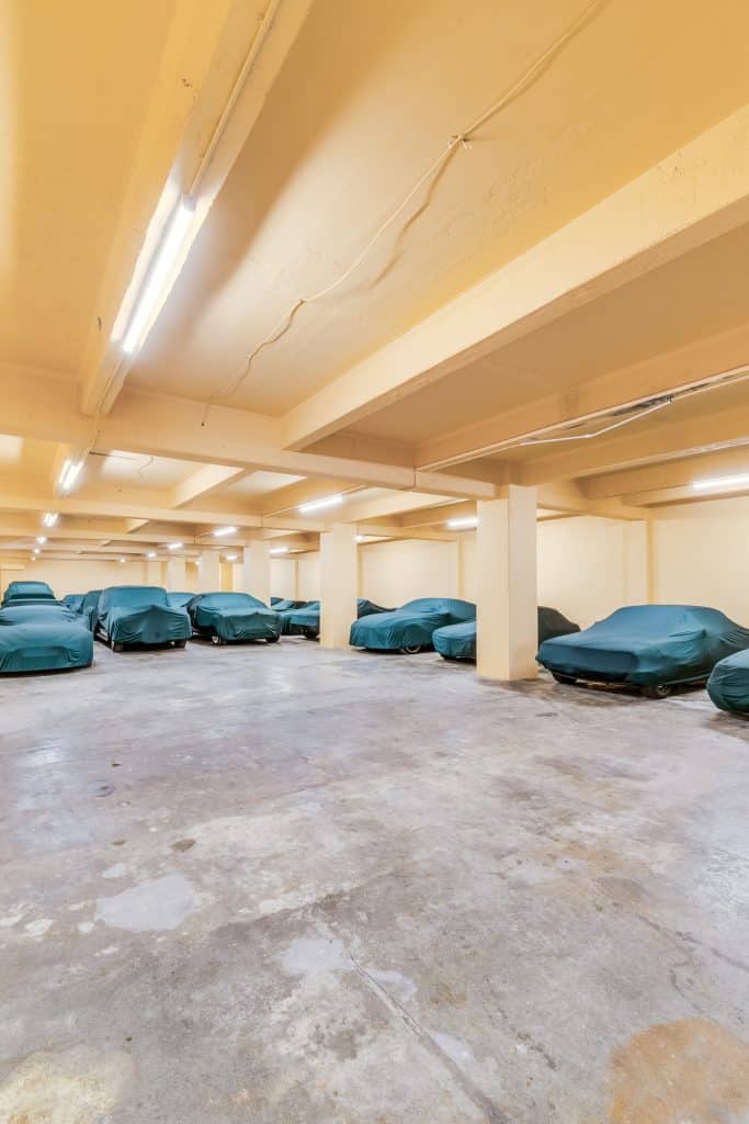 PEACH Brentford CAR SHOWROOM warehouse SHOOT LOCATIONCopy of Docks Car Storage-8