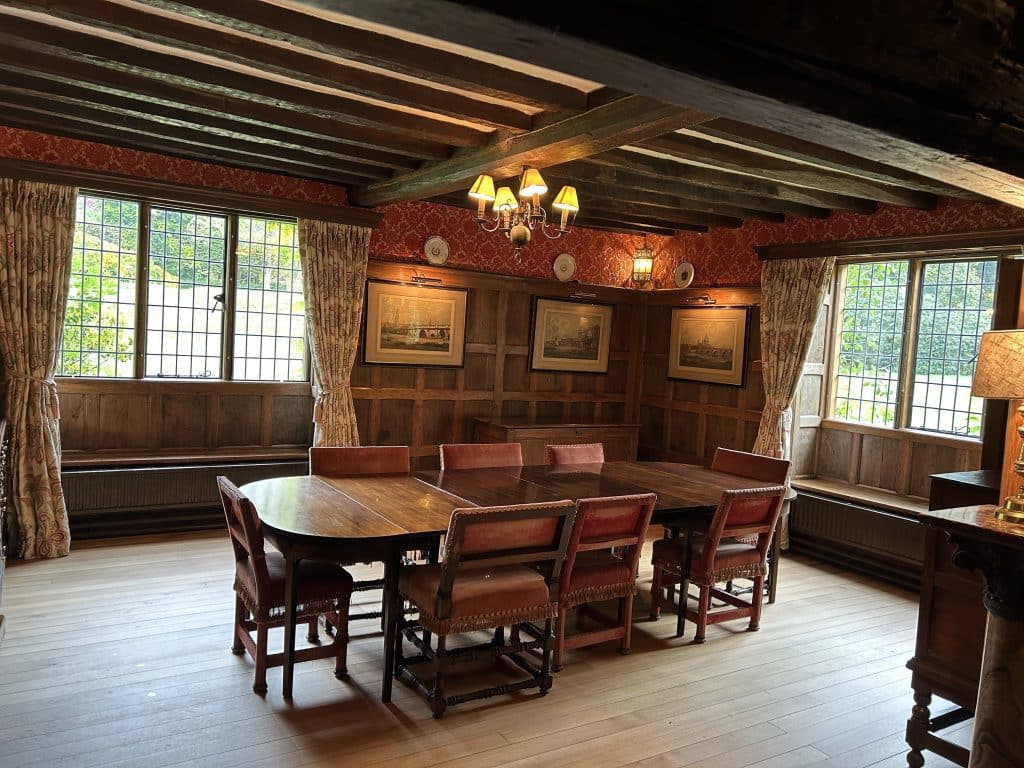 Surrey COUNTRY GRAND TRADITIONAL SHOOT LOCATION Ramster Hall dining room2