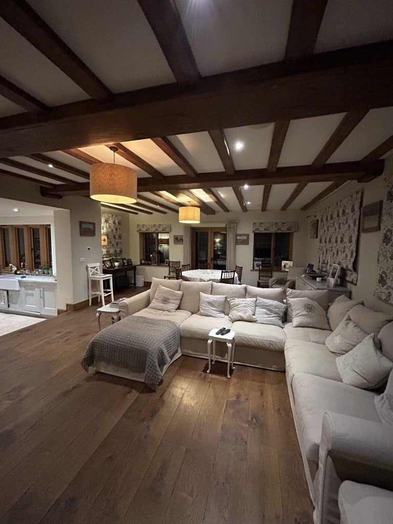 Surrey COUNTRY GRAND TRADITIONAL SHOOT LOCATION Ramster Hall sitting room7