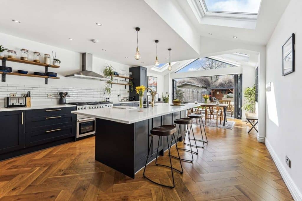 TREVELYAN SOUTH WEST LONDON EVERYDAY SHOOT LOCATION 219624_98up889aoaywjvdvgkarj8hw6