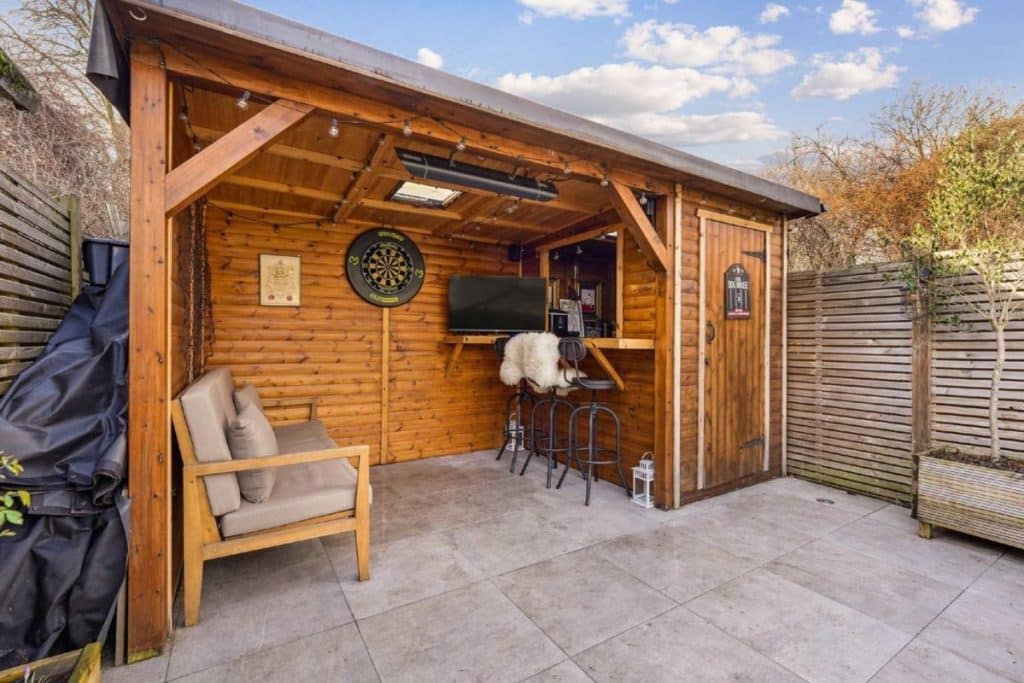 TREVELYAN SOUTH WEST LONDON EVERYDAY SHOOT LOCATION 219624_dr7xzmts2d3445ksgmifbfu7y