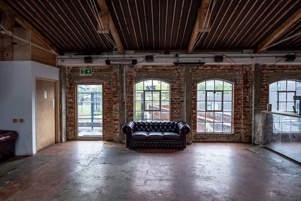 VWS WIDE NEW15FISH WHARF EAST LONDON BRICK STUDIO FOR SHOOTS