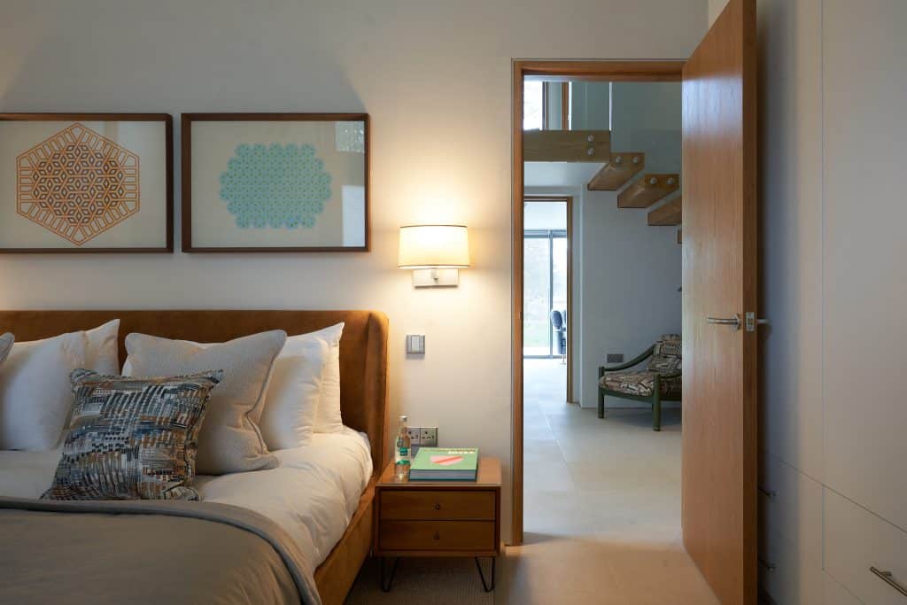 WATERSIDE RETREAT HAMPSHIRE LAKESIDE MODERN SHOOT LOCATION 24_Jan_Avington_Stillwater_r_WR_ 12