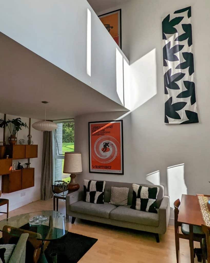 APEX Surrey 1960s townhouse shoot location SaveClip.App_427153013_298668992856903_6840993678595831781_n