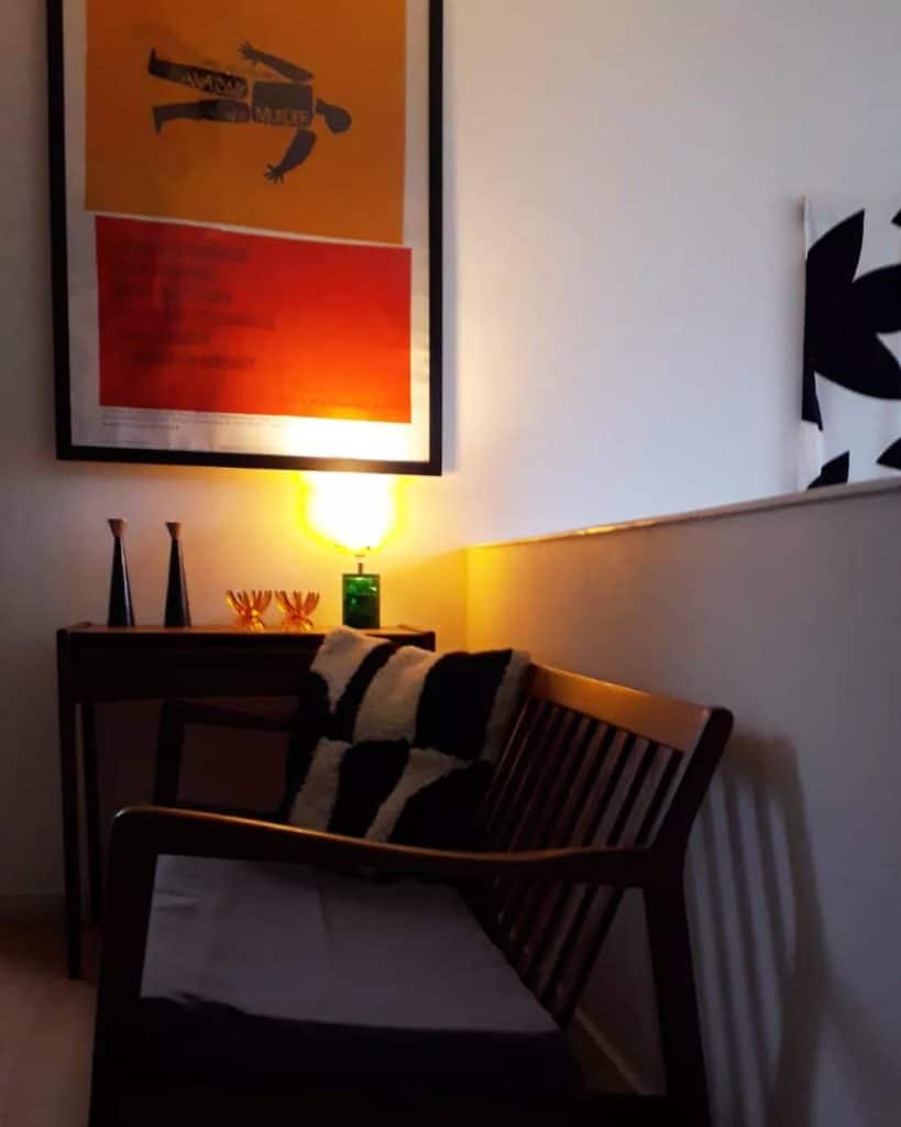 APEX Surrey 1960s townhouse shoot location SaveClip.App_465137906_435064236292757_8384052074916962196_n