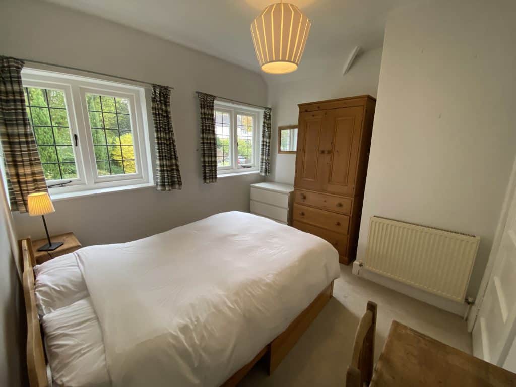 HERTFORD detached south west london everyday location house Photo 14-10-2024, 12 25 30