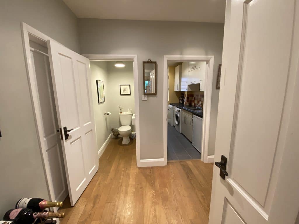 HERTFORD detached south west london everyday location house Photo 16-11-2024, 11 11 53