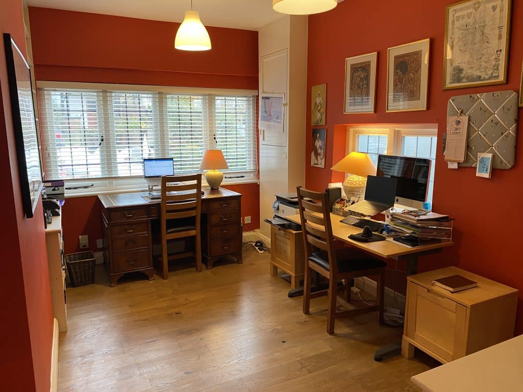 HERTFORD detached south west london everyday location house Photo 16-11-2024, 11 20 16