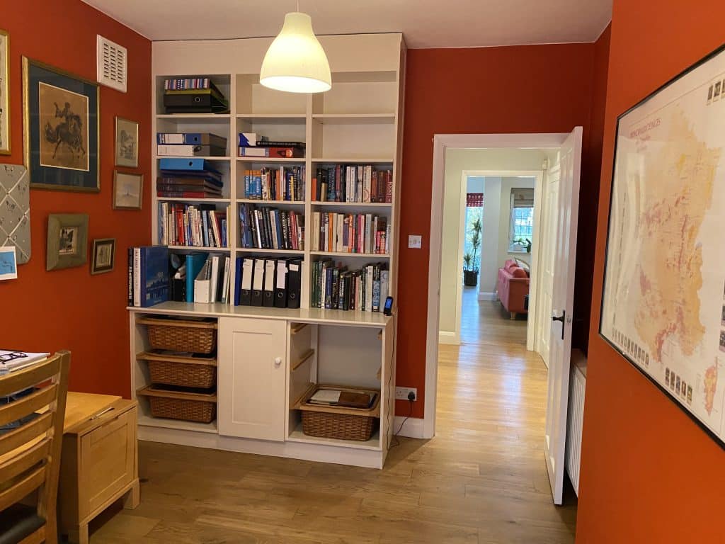 HERTFORD detached south west london everyday location house Photo 16-11-2024, 11 20 55