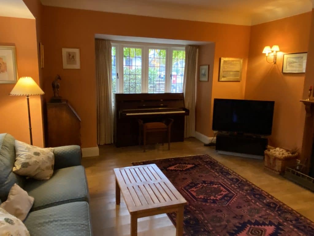 HERTFORD detached south west london everyday location house Photo 16-11-2024, 11 35 49