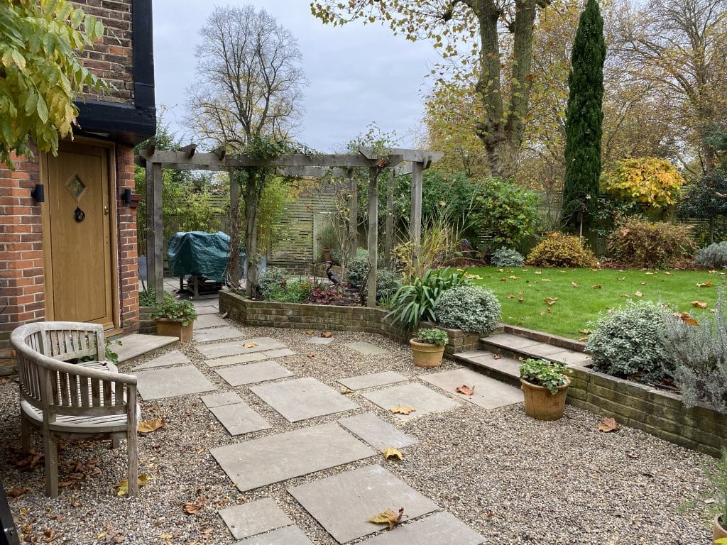 HERTFORD detached south west london everyday location house Photo 16-11-2024, 11 44 01