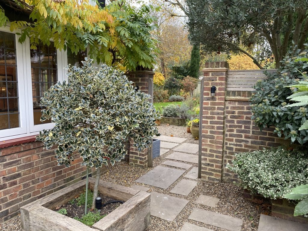 HERTFORD detached south west london everyday location house Photo 16-11-2024, 11 47 40
