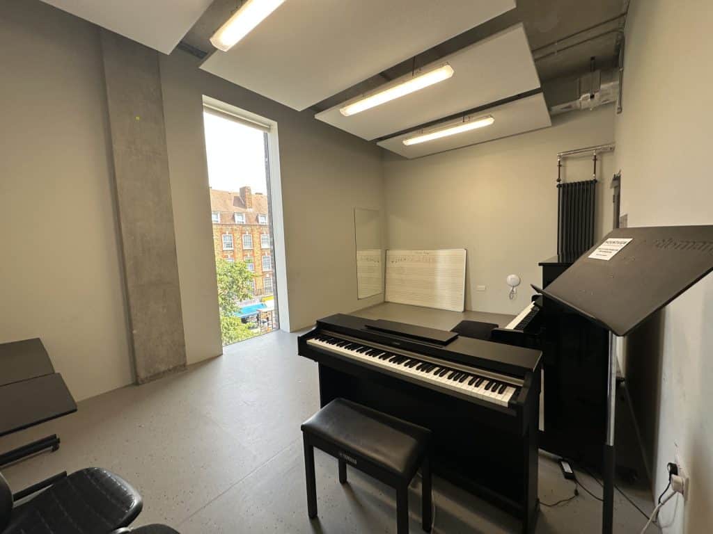 MOUNTVIEW south east london studio school hall shoot location Large Pratice room b