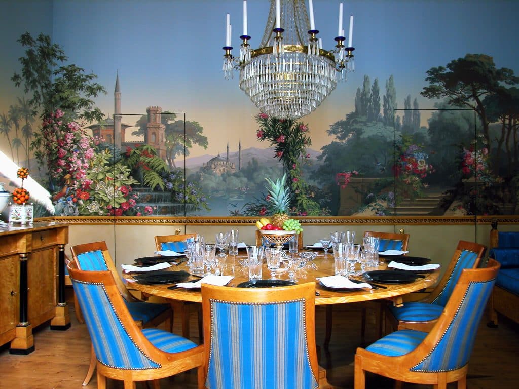 ART DECO south west london location apartment with swimming pool D 4