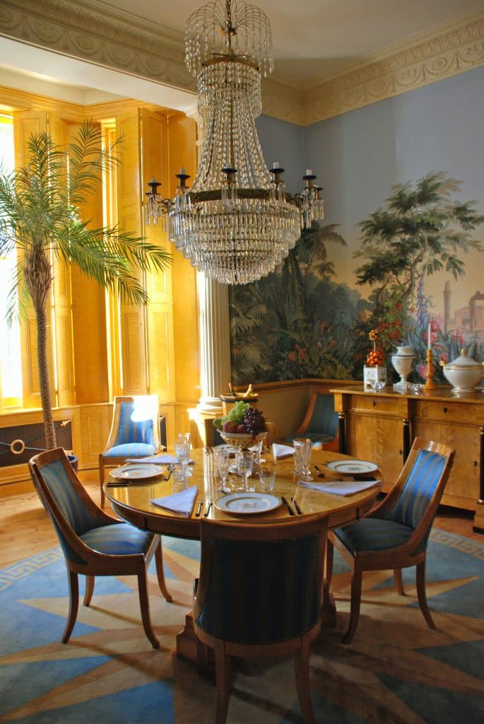 ART DECO south west london location apartment with swimming pool Diningroom jpg (2)