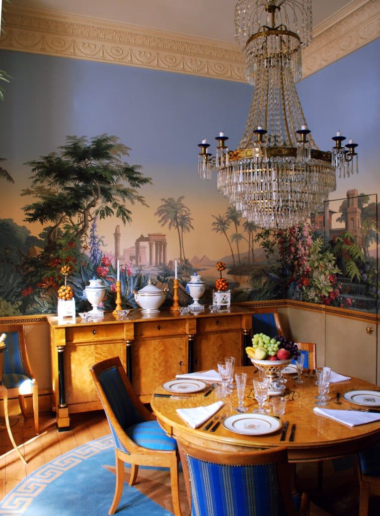 ART DECO south west london location apartment with swimming pool Diningroom jpg (4)