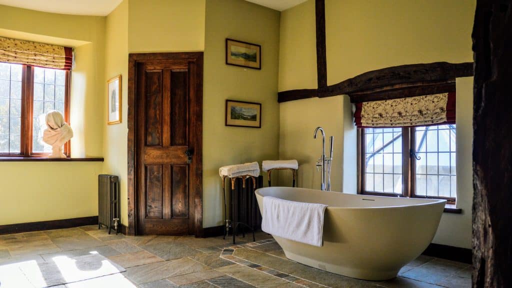CAINHOE 16th century Grade II listed country house bedfordshire shoot location 170