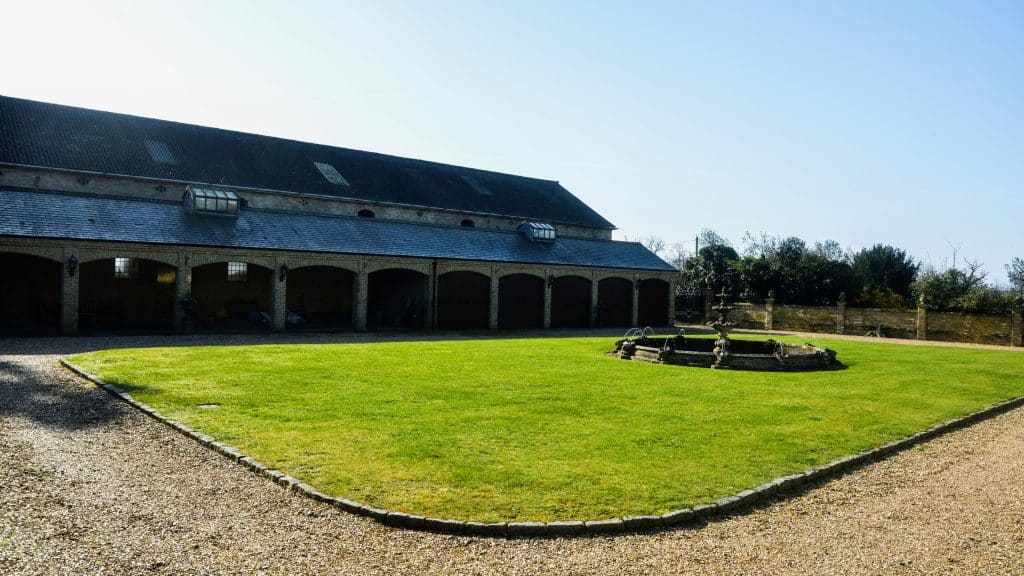CAINHOE 16th century Grade II listed country house bedfordshire shoot location CY 30