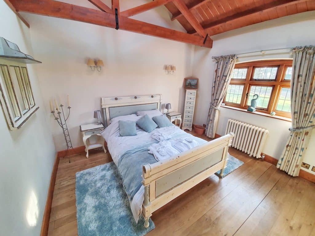 CAINHOE 16th century Grade II listed country house bedfordshire shoot location CY 80